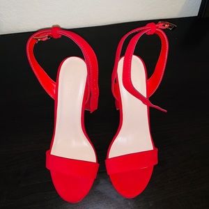 Red pumps block heel